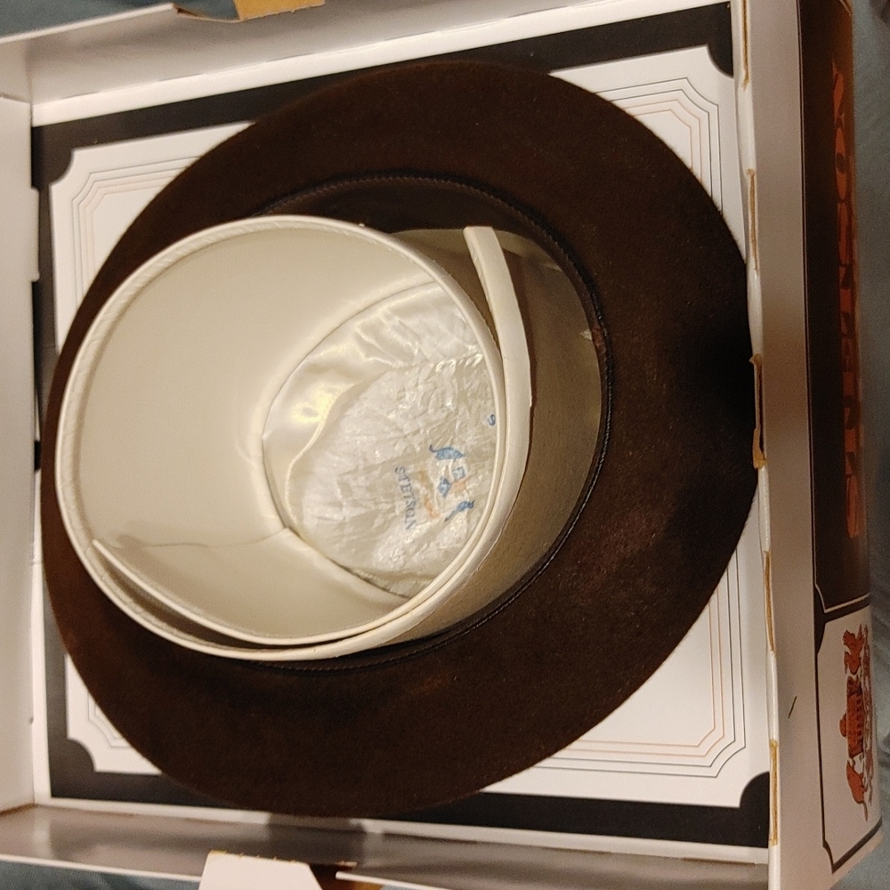 ๐ฉ Vintage Stetson Hat/ & Box - Picture 9 of 13